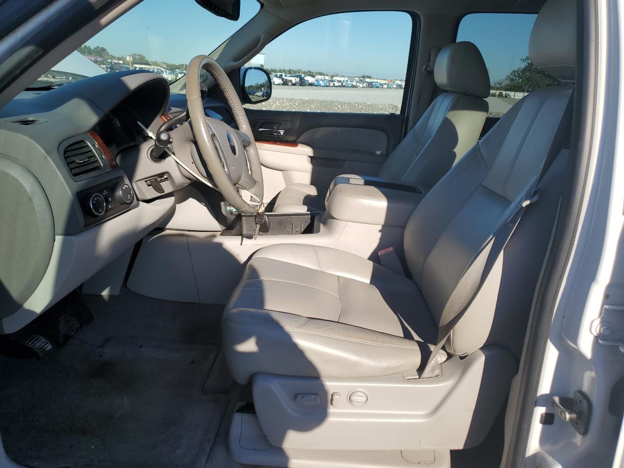 2010 GMC Yukon Xl K1500 Slt VIN: 1GKUKKE32AR288504 Lot: 90703095