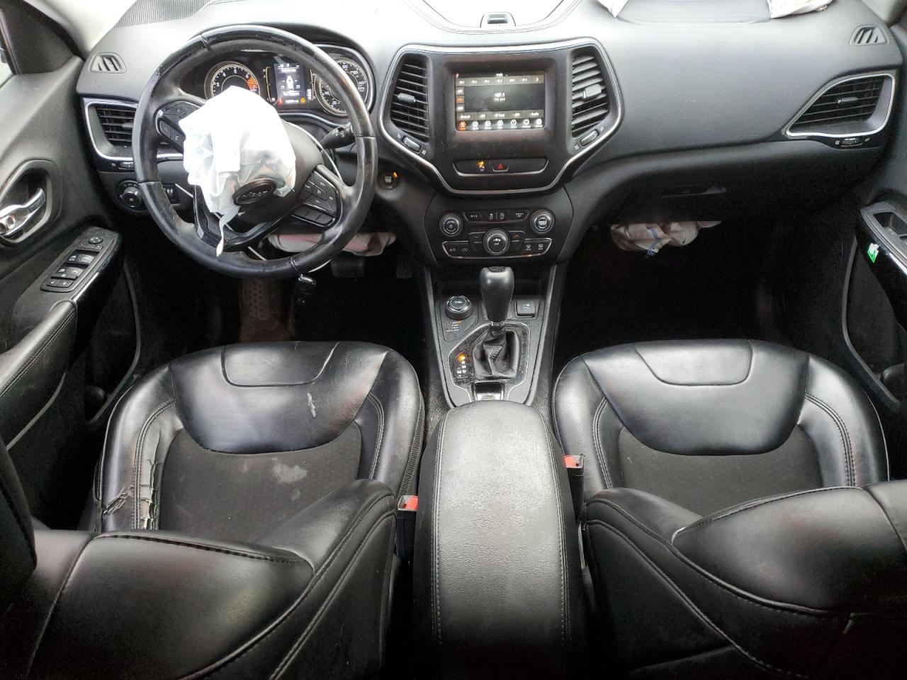 2019 Jeep Cherokee Latitude Plus VIN: 1C4PJMLB9KD318968 Lot: 92804615