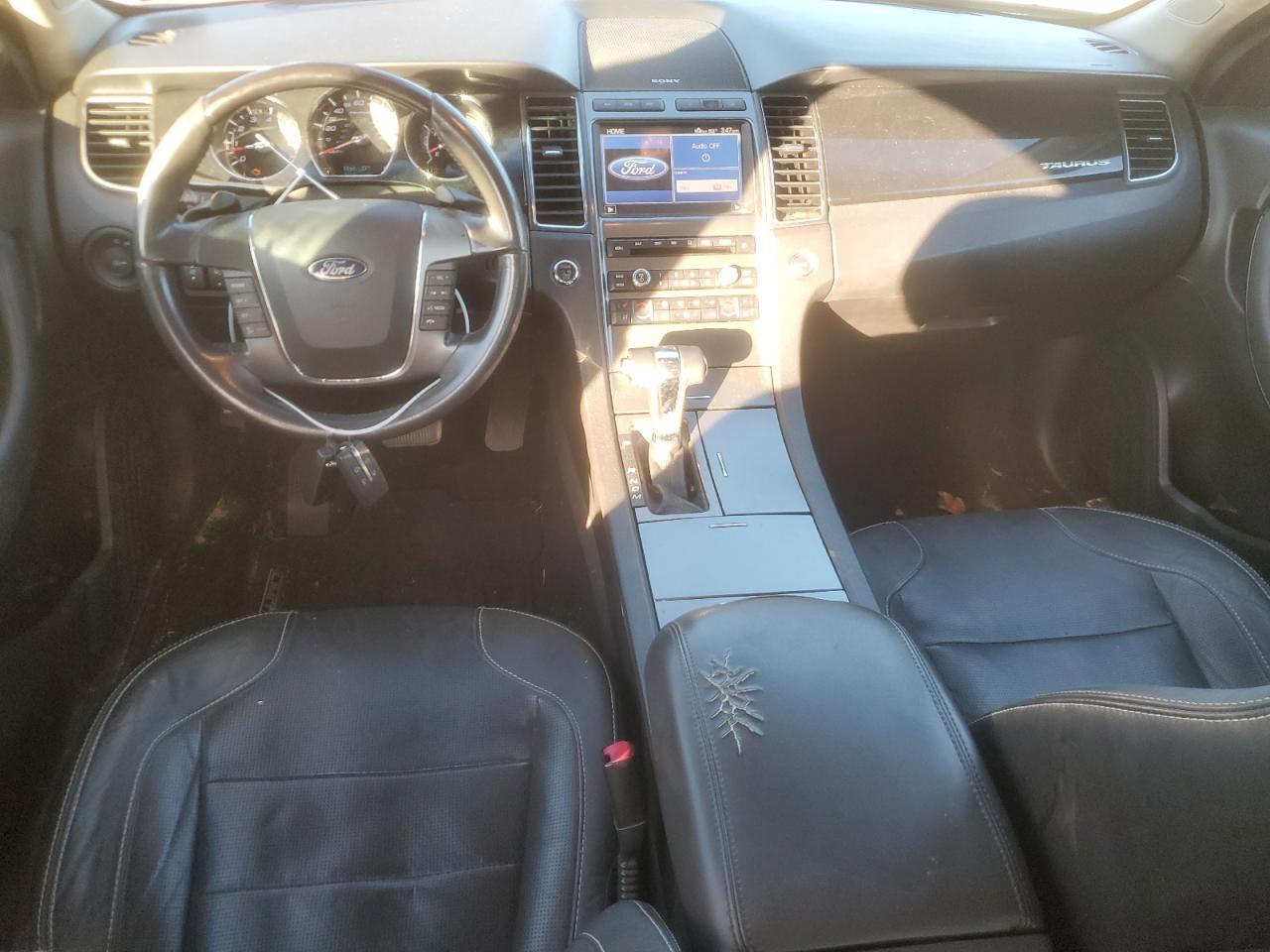 2011 Ford Taurus Limited VIN: 1FAHP2JW0BG140398 Lot: 92919255