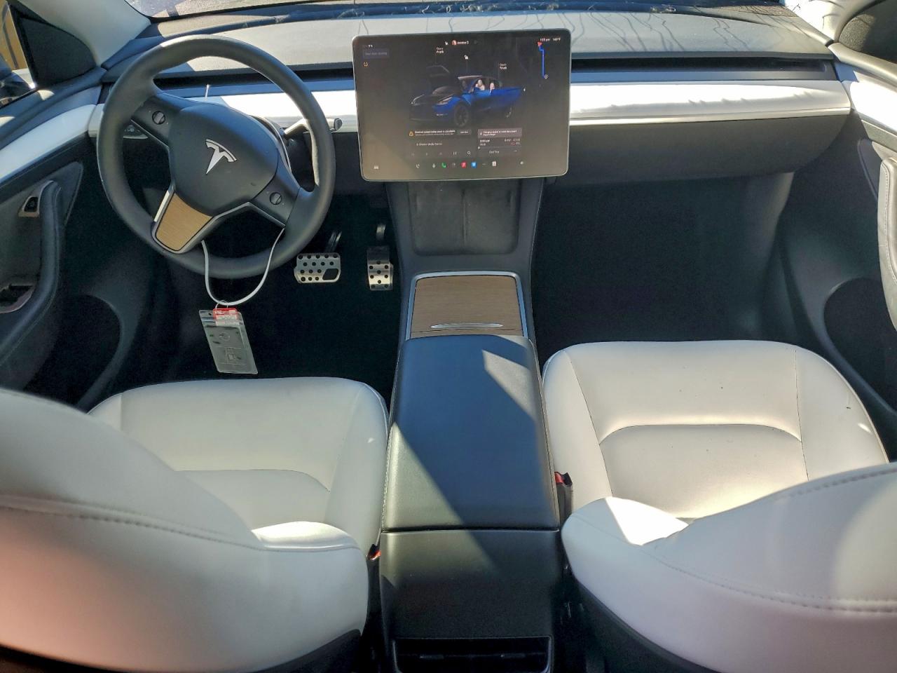 2024 Tesla Model Y VIN: 7SAYGDEEXRF003676 Lot: 94365555