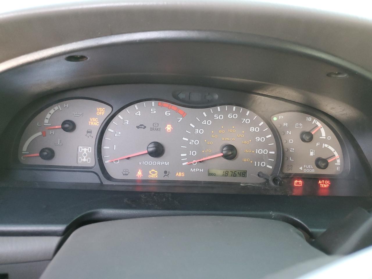 2002 Toyota Sequoia Sr5 VIN: 5TDBT44A92S085690 Lot: 93379635