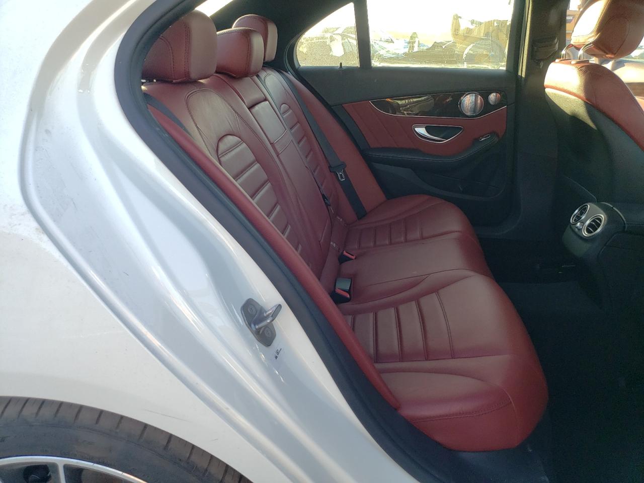 2018 Mercedes-Benz C 300 VIN: WDDWF4JB9JR397520 Lot: 92908245