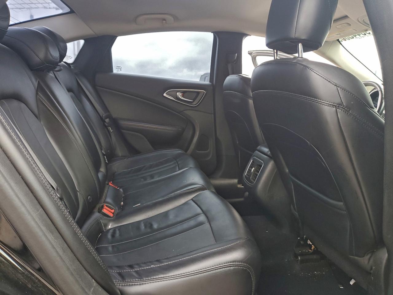 2015 Chrysler 200 C VIN: 1C3CCCCBXFN629106 Lot: 93443065