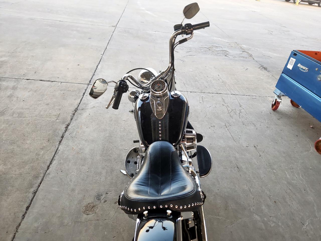 2014 Harley-Davidson Flstc Heritage Softail Classic VIN: 1HD1BWV10EB040950 Lot: 90355155