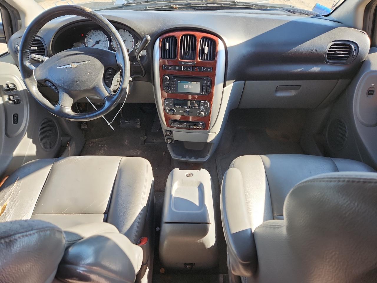 2005 Chrysler Town & Country Limited VIN: 2C8GP64L35R294331 Lot: 92526025