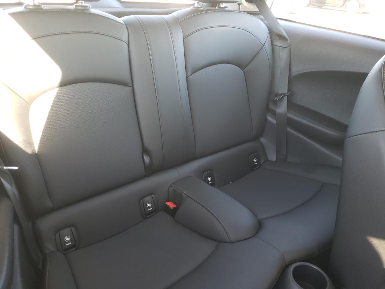 2021 Mini Cooper VIN: WMWXR3C04M2P00015 Lot: 90758195