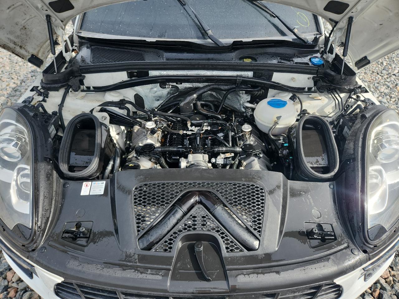 2018 Porsche Macan S VIN: WP1AB2A58JLB32118 Lot: 89510255