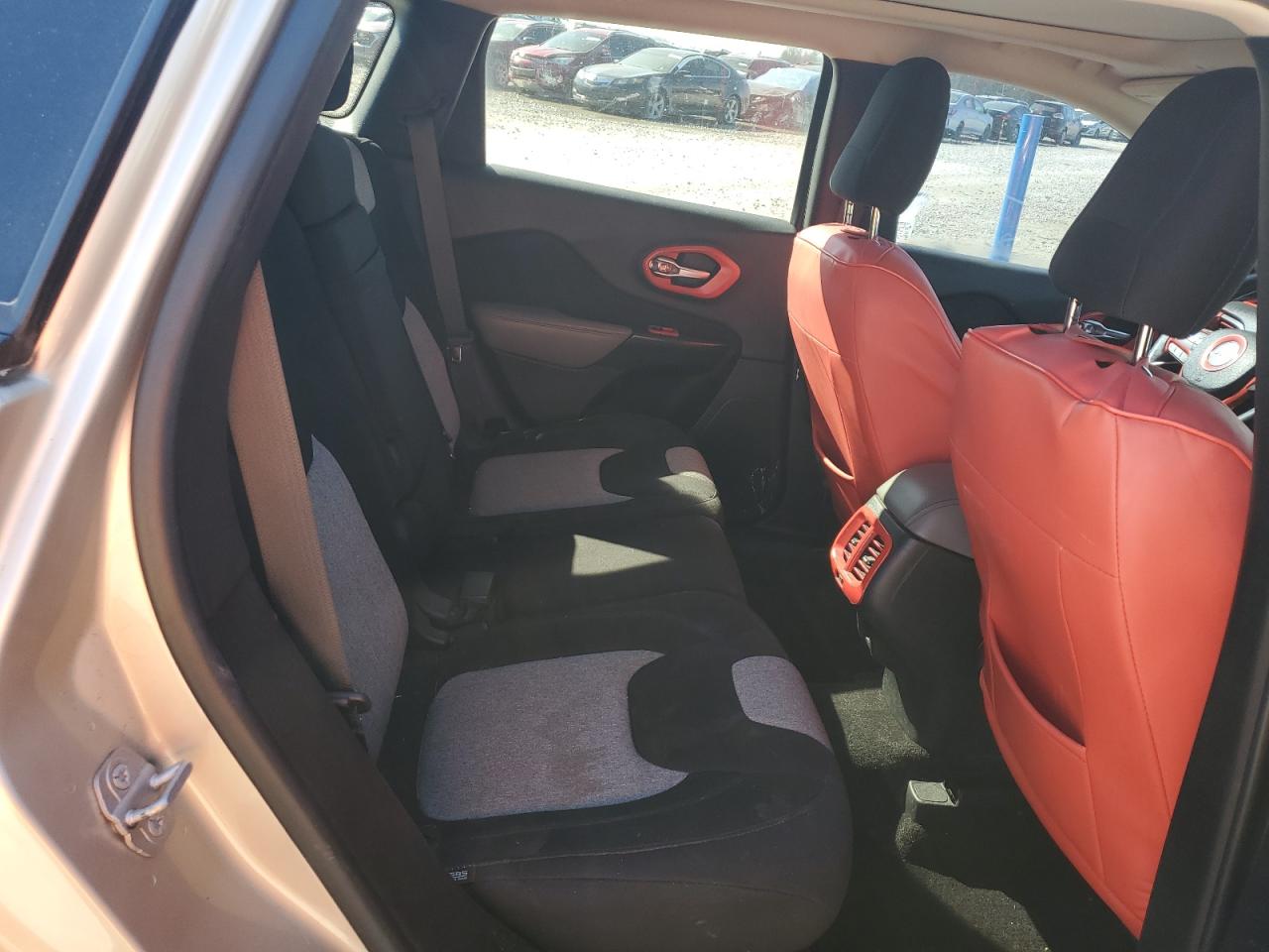 2014 Jeep Cherokee Latitude VIN: 1C4PJMCS5EW184209 Lot: 90467375