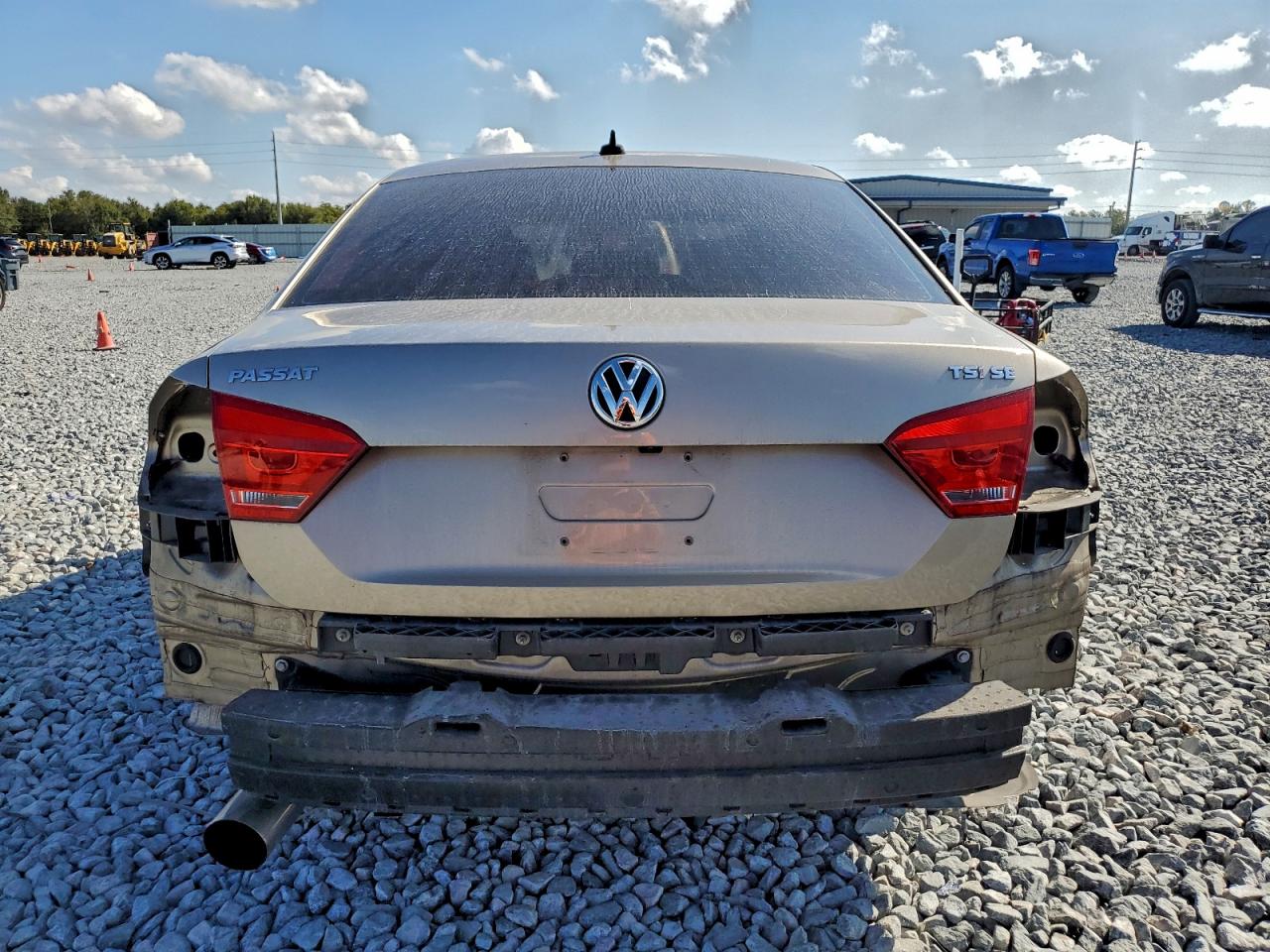 2015 Volkswagen Passat Se VIN: 1VWBS7A37FC015992 Lot: 93832365