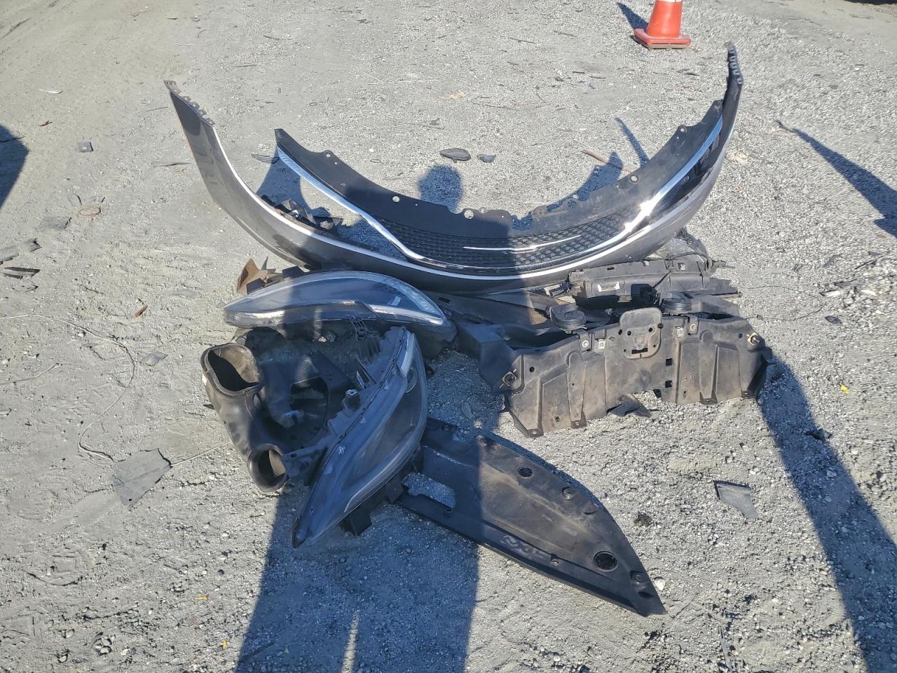 2015 Chrysler 200 C VIN: 1C3CCCCG5FN510262 Lot: 93197265