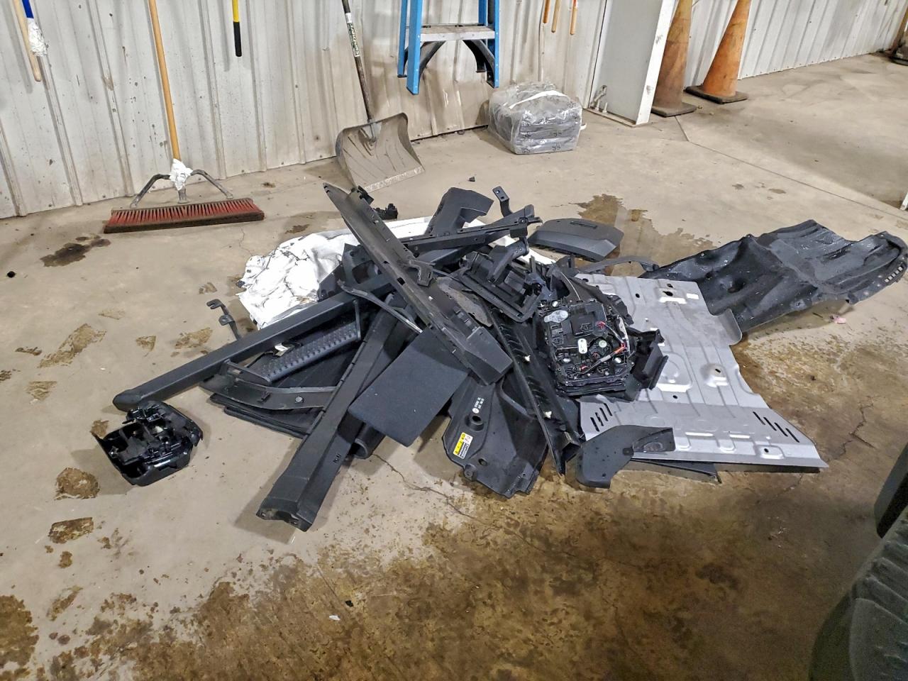 2024 Toyota Land Cruiser Base VIN: JTEABFAJ8RK011608 Lot: 94366915