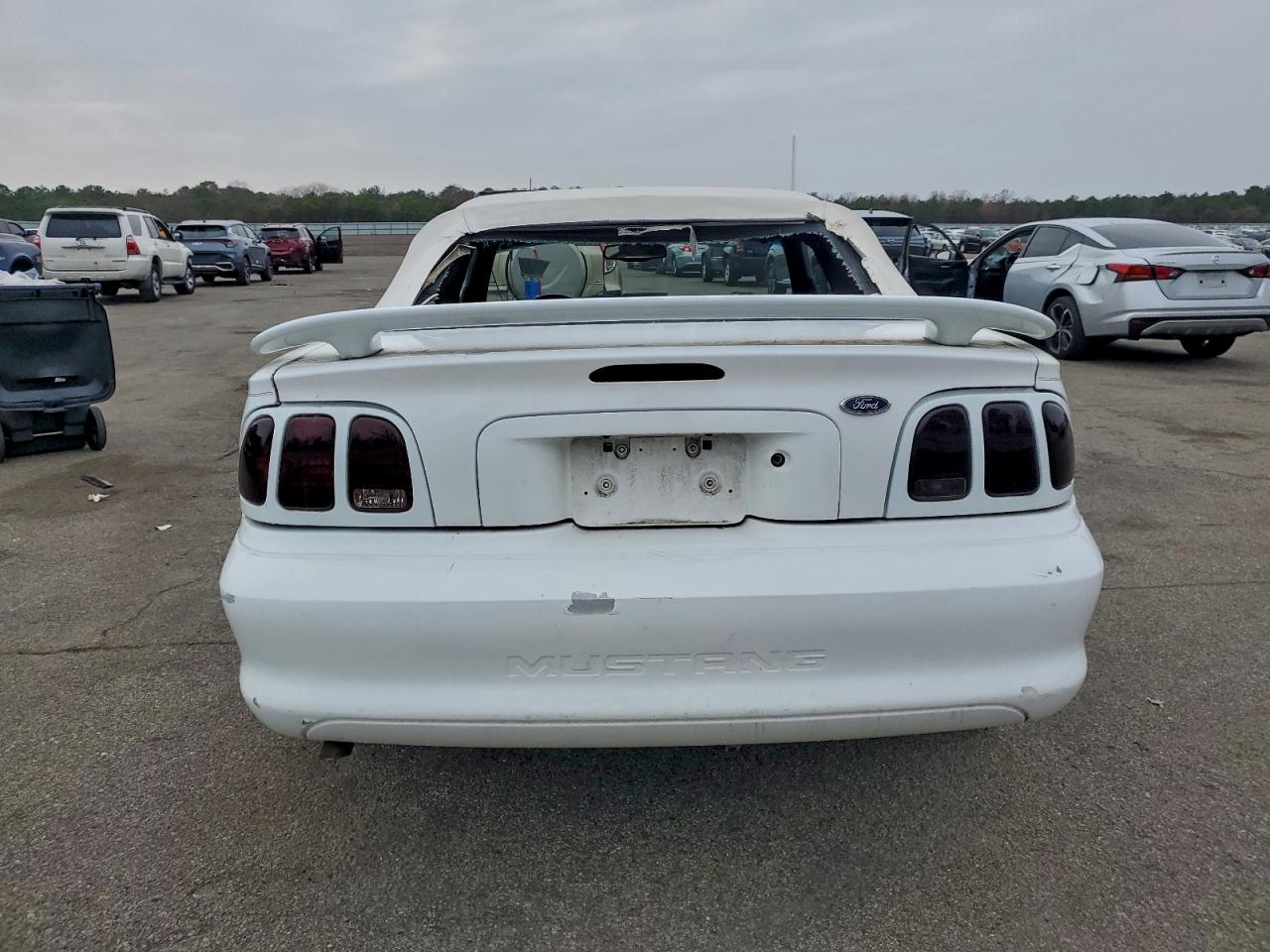 1998 Ford Mustang VIN: 1FAFP4449WF196090 Lot: 92023195