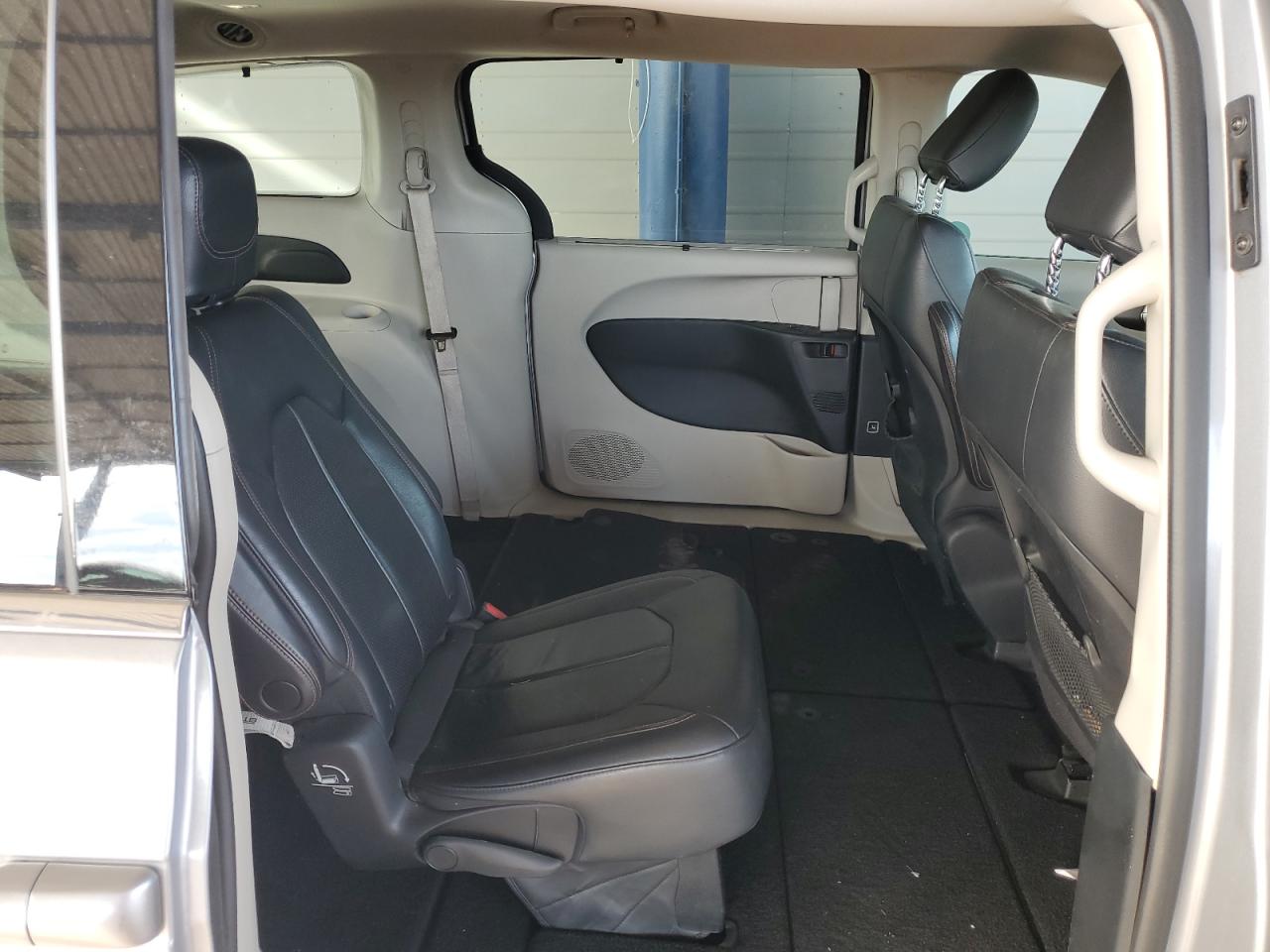 2018 Chrysler Pacifica Touring L VIN: 2C4RC1BG6JR120276 Lot: 93145375