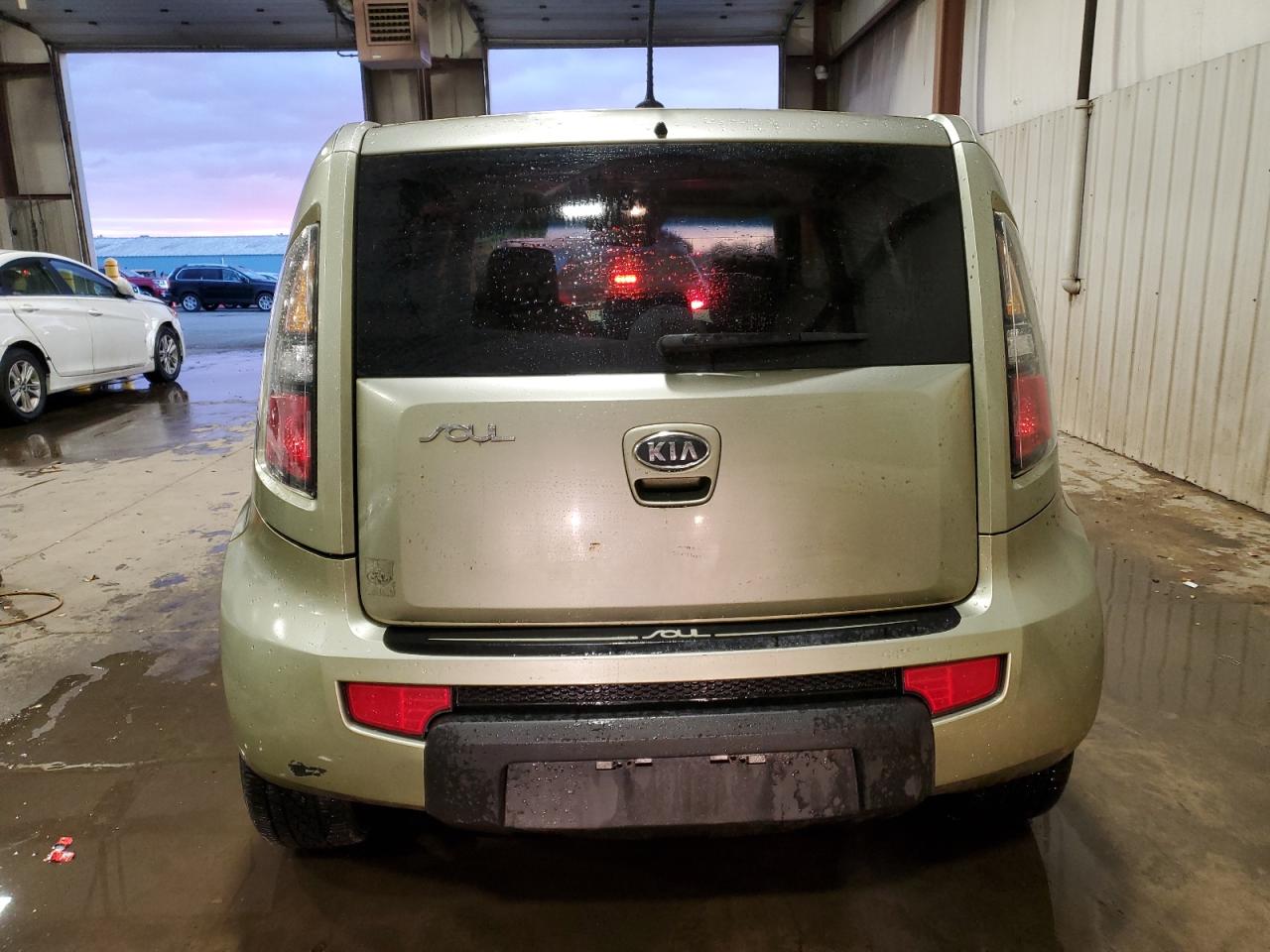 2010 Kia Soul + VIN: KNDJT2A22A7095855 Lot: 93221445