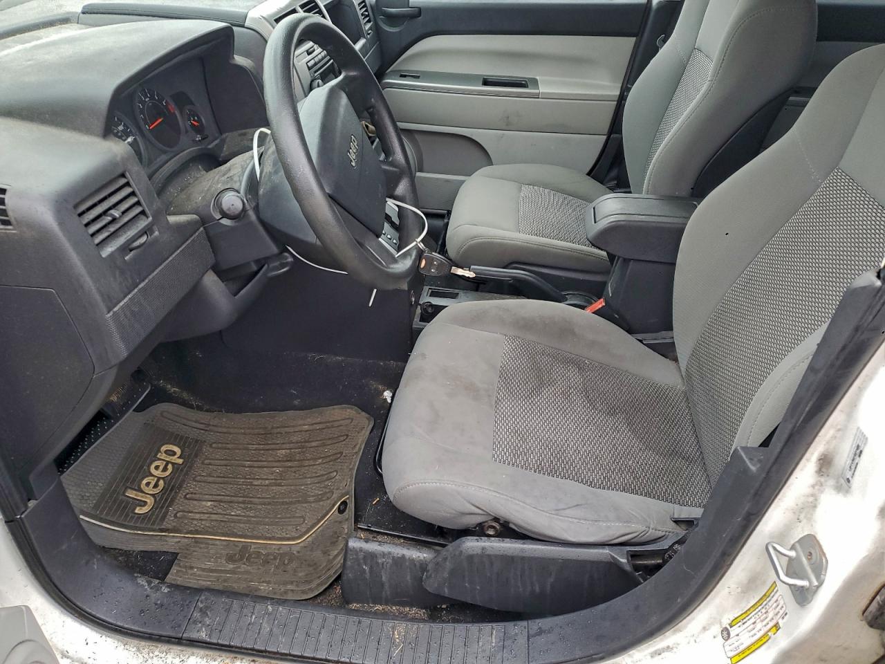 2007 Jeep Compass VIN: 1J8FT47W27D211005 Lot: 93518575