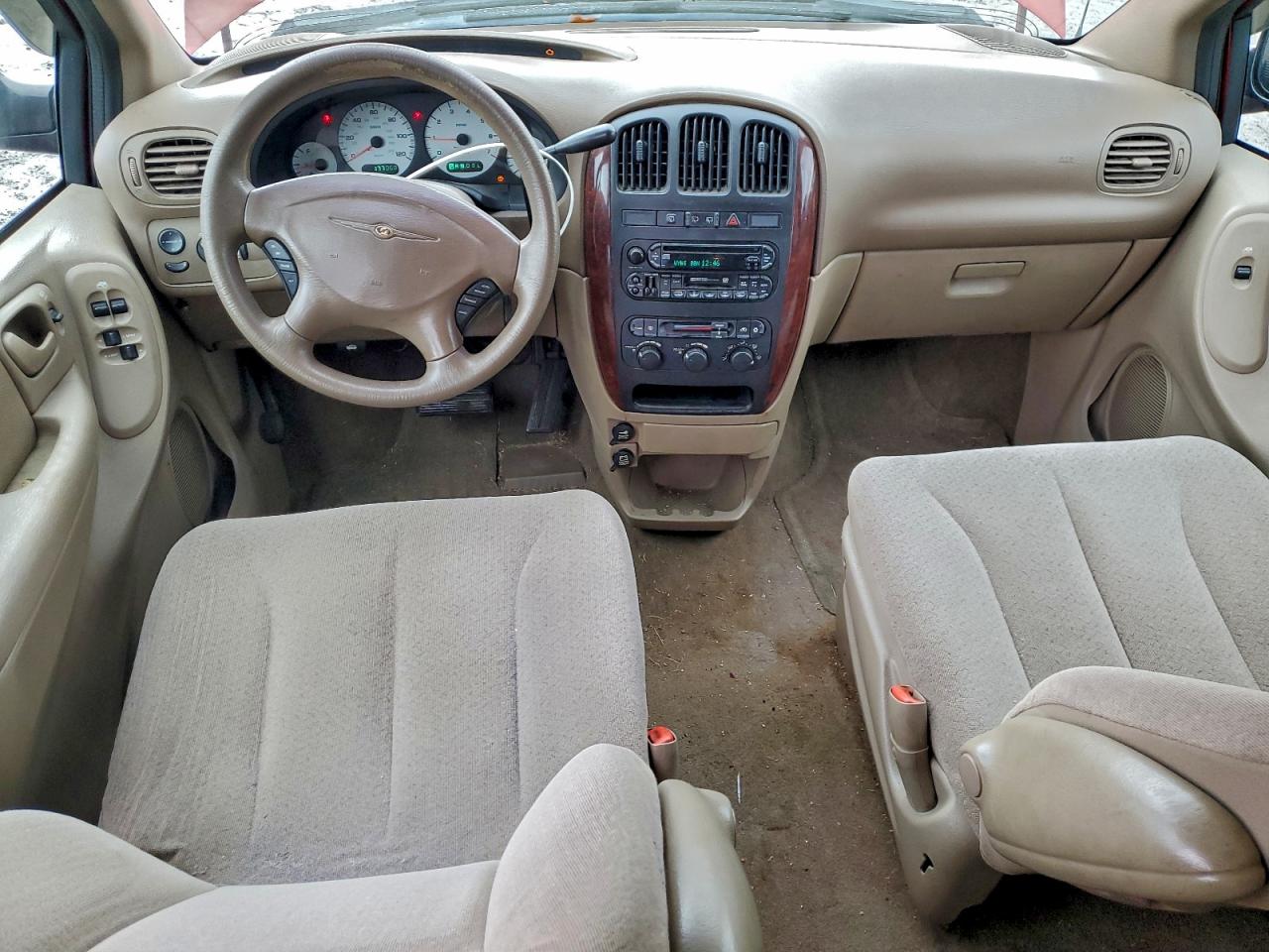 2002 Chrysler Town & Country Lx VIN: 2C4GP44382R697979 Lot: 93934765