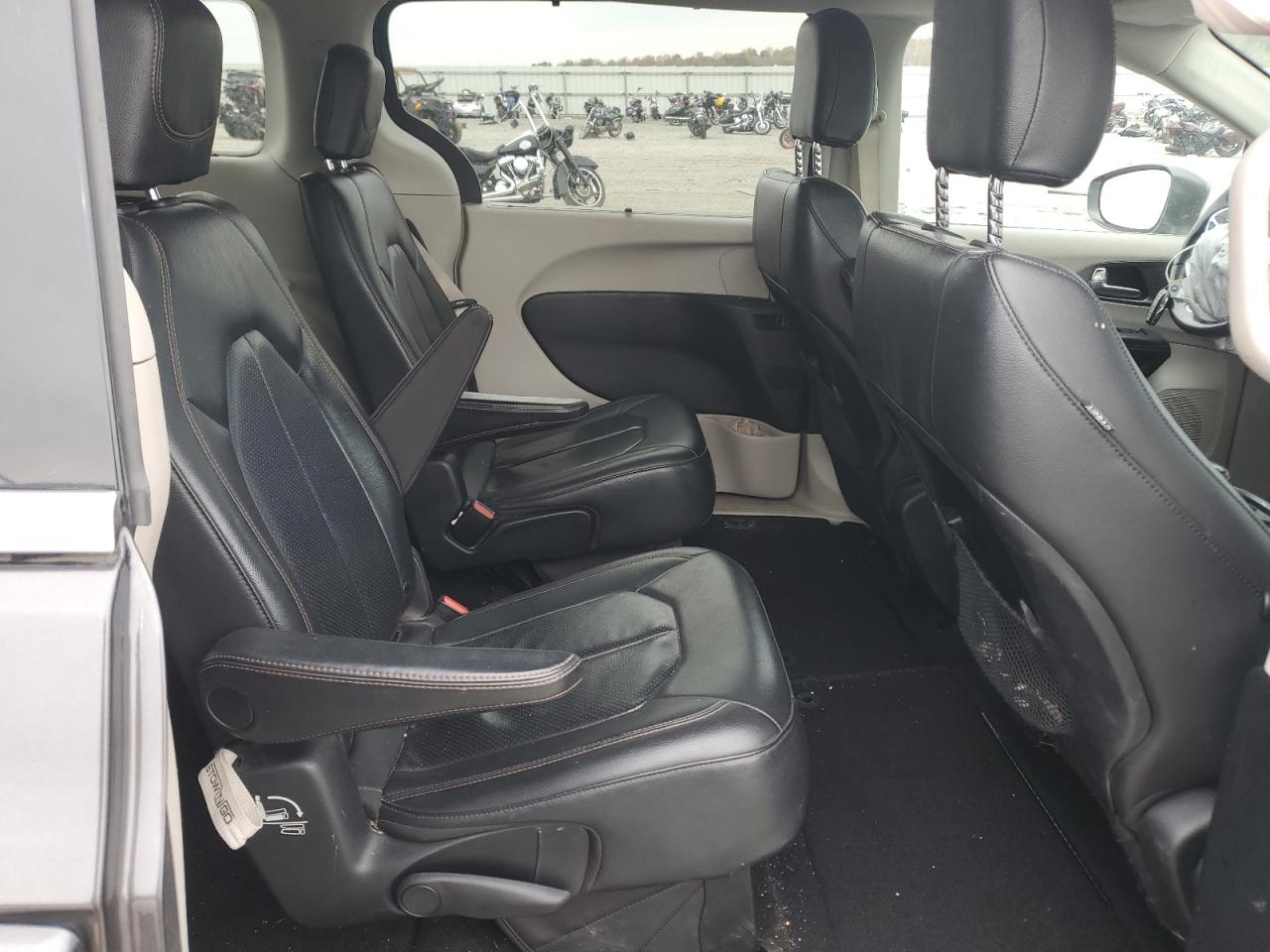 2020 Chrysler Pacifica Touring L VIN: 2C4RC1BG8LR157462 Lot: 91780985