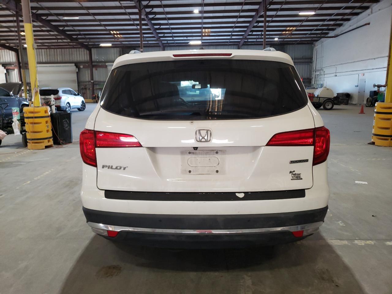 2016 Honda Pilot Touring VIN: 5FNYF5H99GB015416 Lot: 92543765