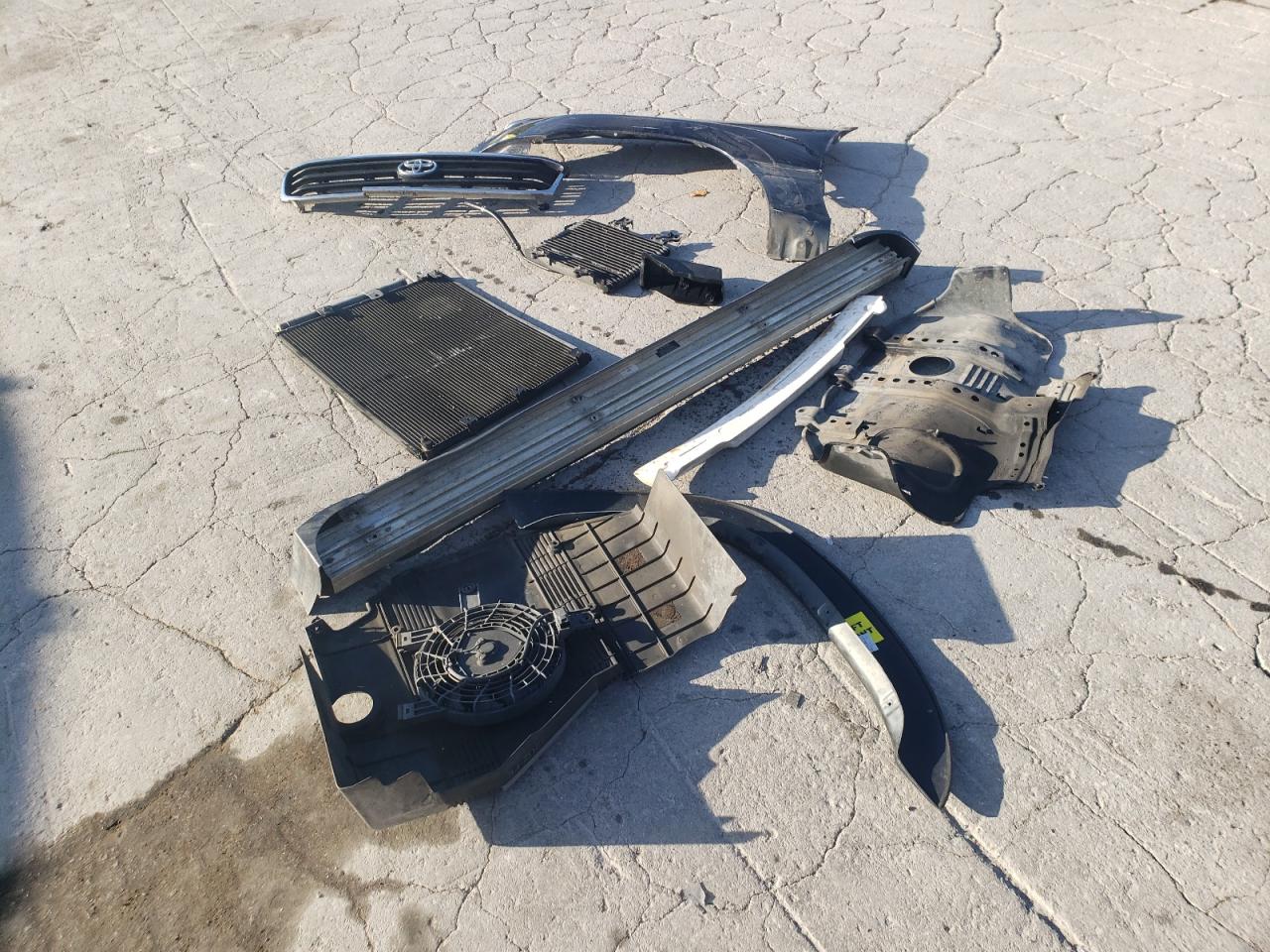 2000 Toyota Land Cruiser VIN: JT3HT05J7Y0108417 Lot: 92209165