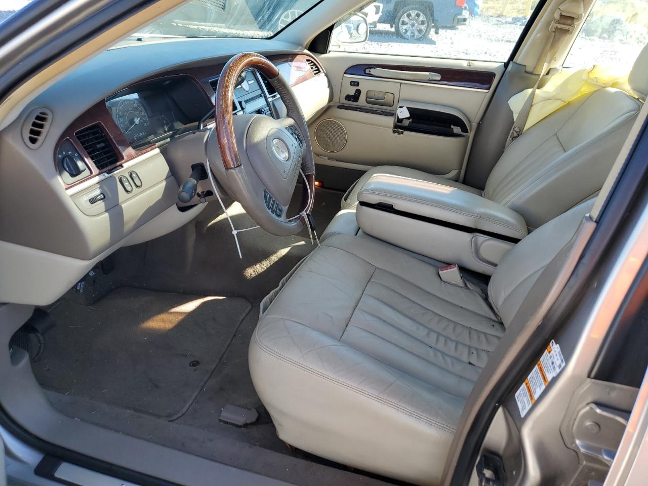 2003 Lincoln Town Car Signature VIN: 1LNHM82W13Y645426 Lot: 90675595