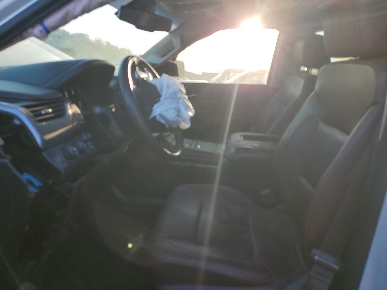 2018 Chevrolet Suburban K1500 Premier VIN: 1GNSKJKC2JR132021 Lot: 93234865