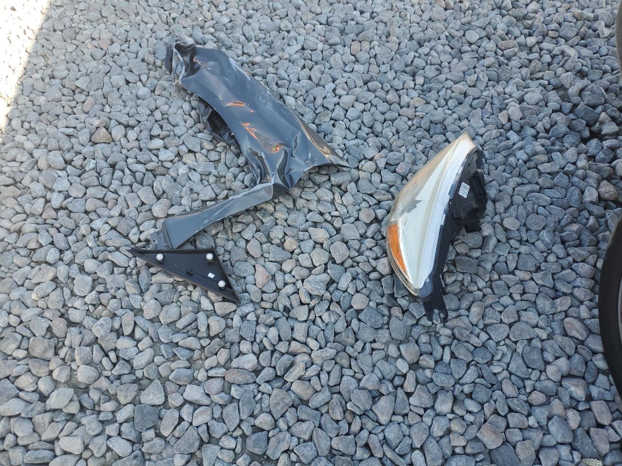 2018 Ford Focus Se VIN: 1FADP3F20JL327818 Lot: 92898025