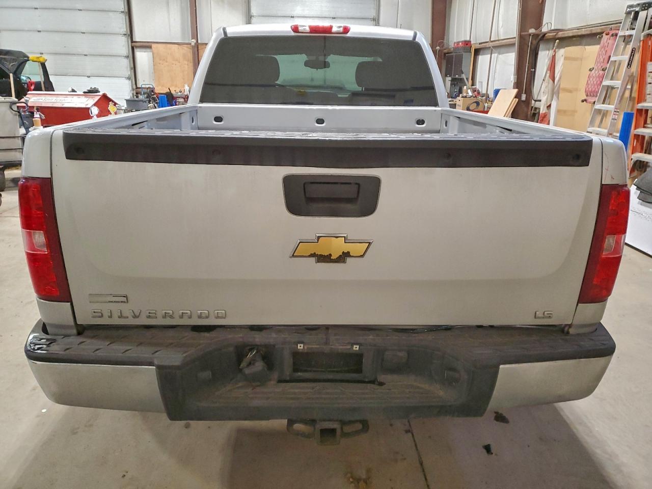 2011 Chevrolet Silverado C1500 Ls VIN: 1GCRCREA8BZ166740 Lot: 94484695