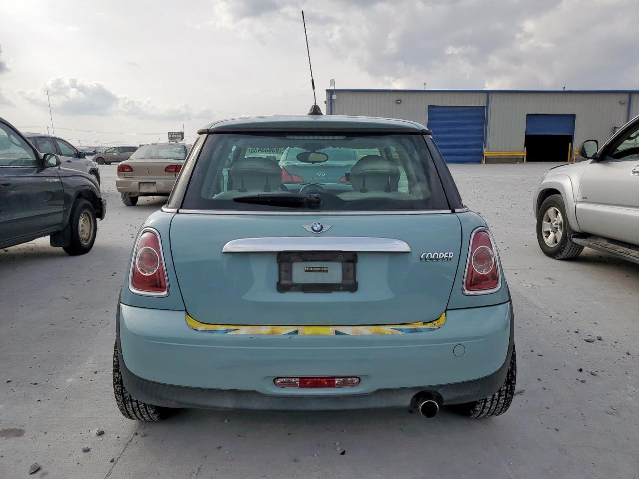 2011 Mini Cooper VIN: WMWSU3C5XBT253492 Lot: 93633435
