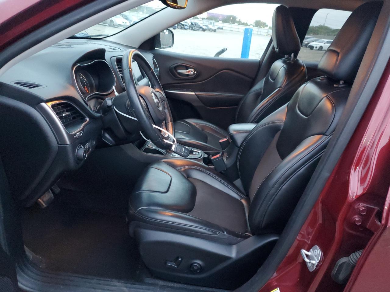 2019 Jeep Cherokee Latitude Plus VIN: 1C4PJLLB0KD387705 Lot: 93291695