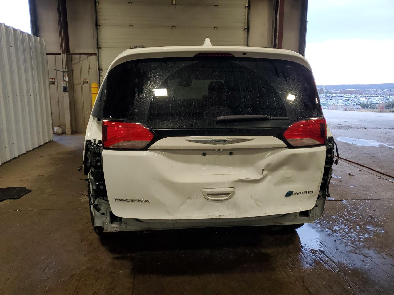 2018 Chrysler Pacifica Hybrid Limited VIN: 2C4RC1N79JR364564 Lot: 92807055