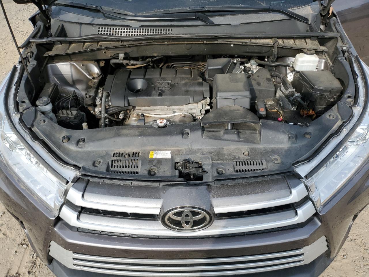 2019 Toyota Highlander Le VIN: 5TDZARFH7KS057172 Lot: 93046765