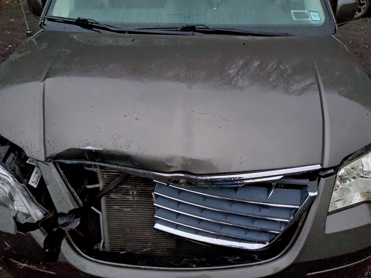 2010 Chrysler Town & Country Touring Plus VIN: 2A4RR8DX1AR381748 Lot: 94221855