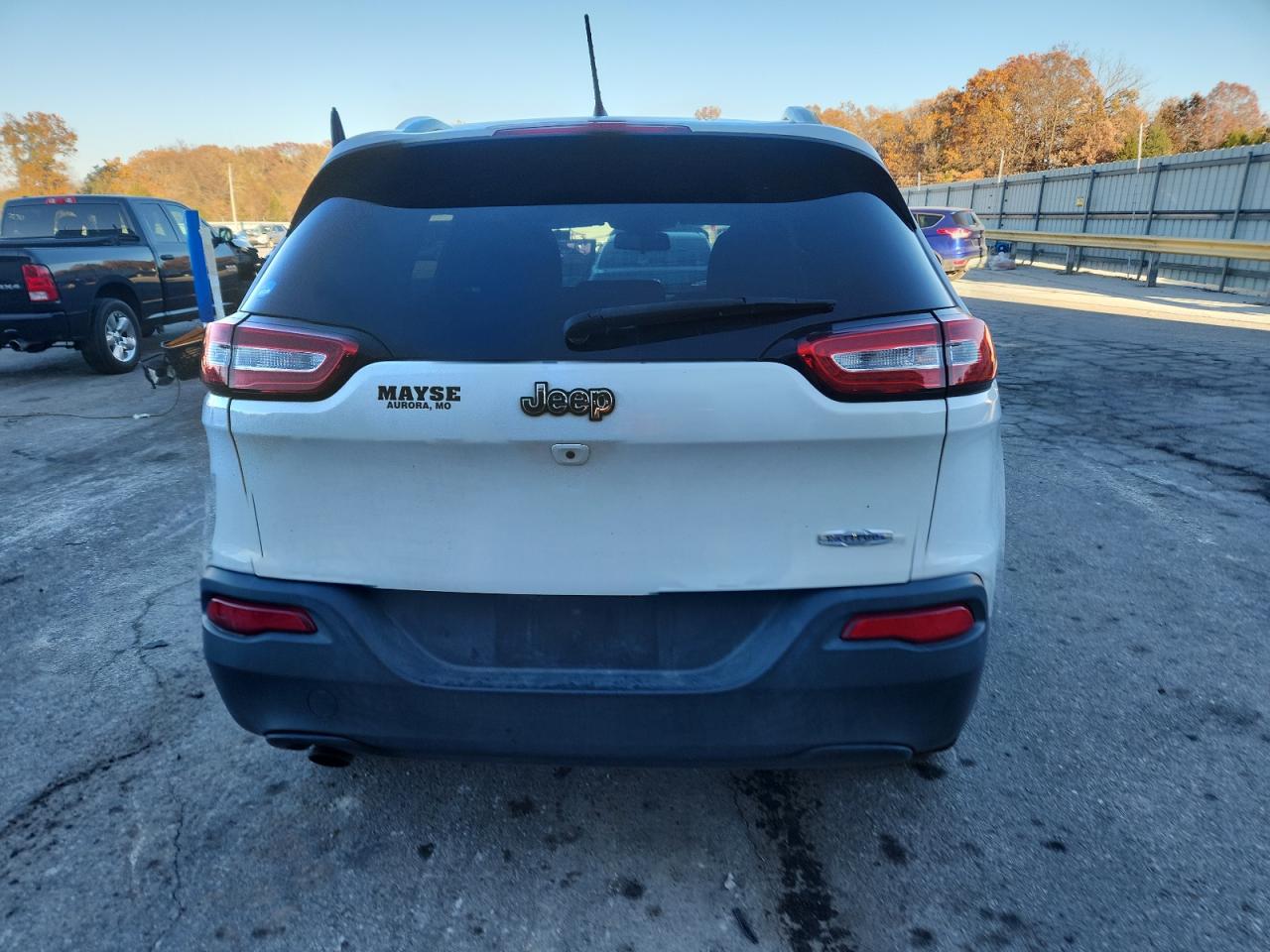 2017 Jeep Cherokee Latitude VIN: 1C4PJLCB3HD214527 Lot: 91777325