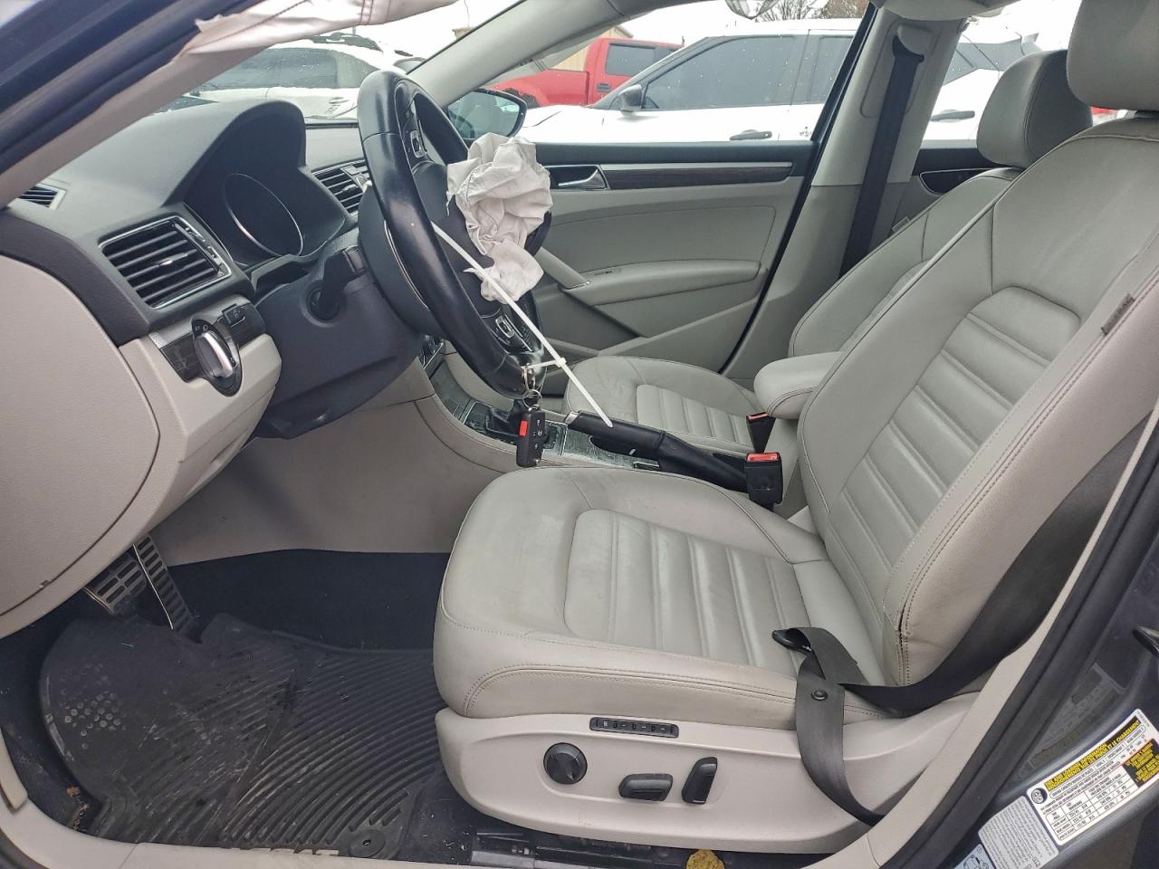 2017 Volkswagen Passat Sel Premium VIN: 1VWCT7A39HC069069 Lot: 92956635