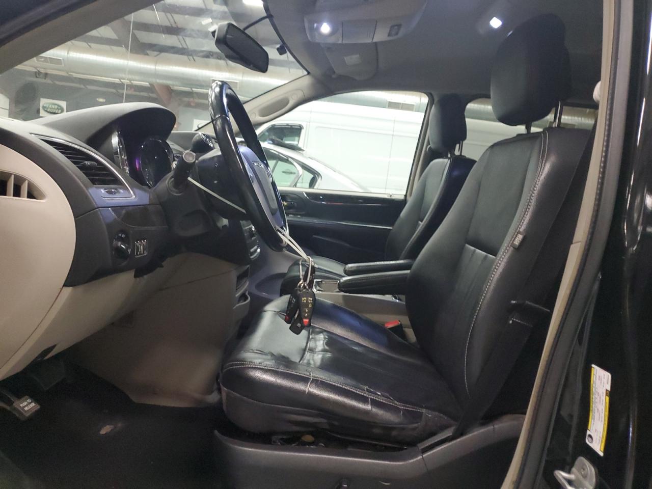 2013 Chrysler Town & Country Touring VIN: 2C4RC1BGXDR560442 Lot: 93756325