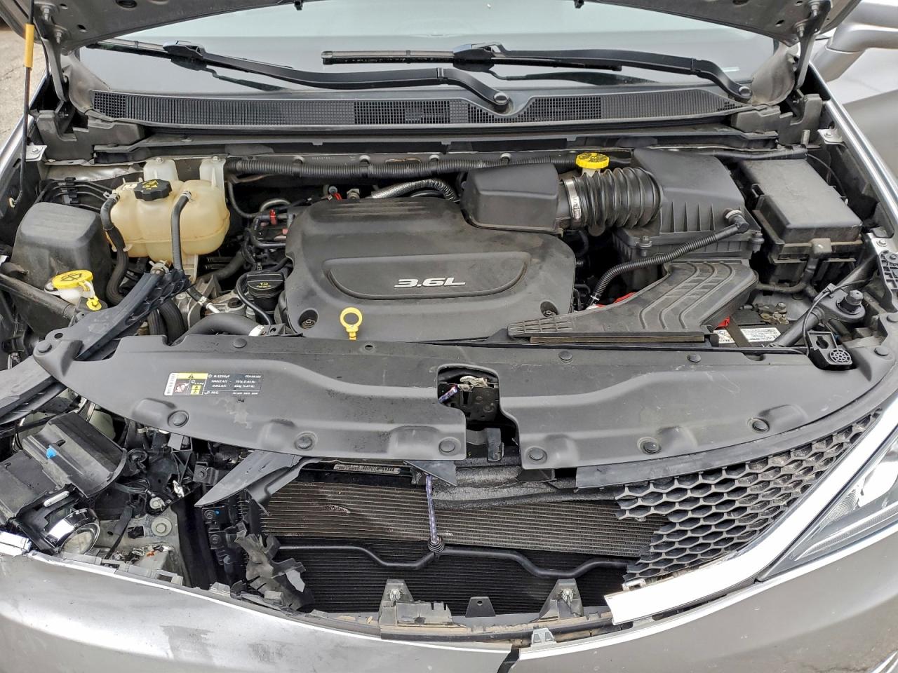 2017 Chrysler Pacifica Touring L VIN: 2C4RC1BG0HR636384 Lot: 93497825