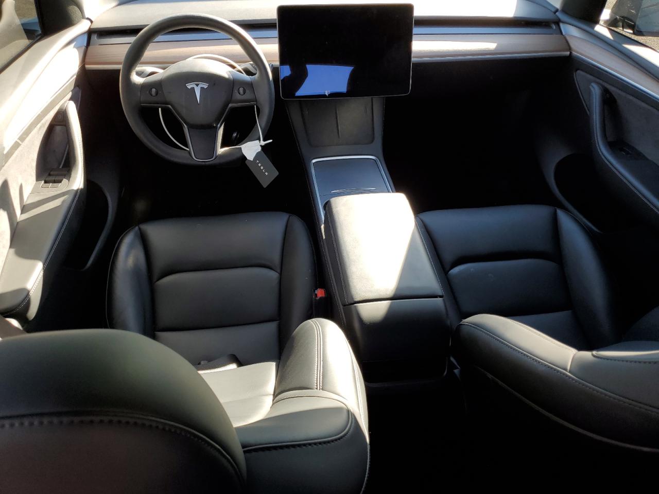 2025 Tesla Model Y VIN: 7SAYGDEE5SF233065 Lot: 91827385