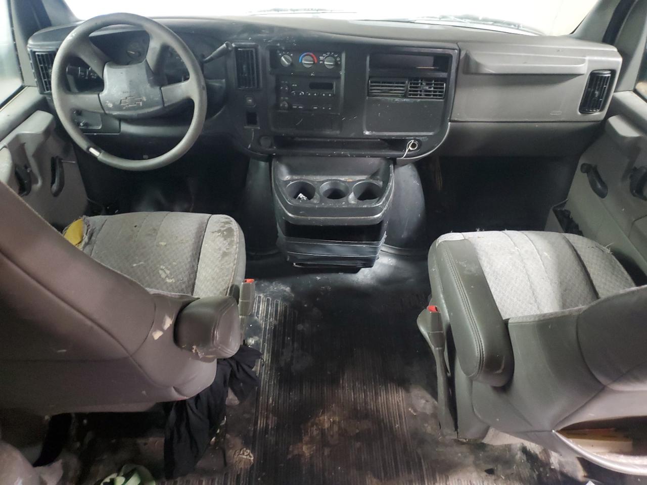 2005 Chevrolet Express G1500 VIN: 1GCFG15X751160704 Lot: 92397735