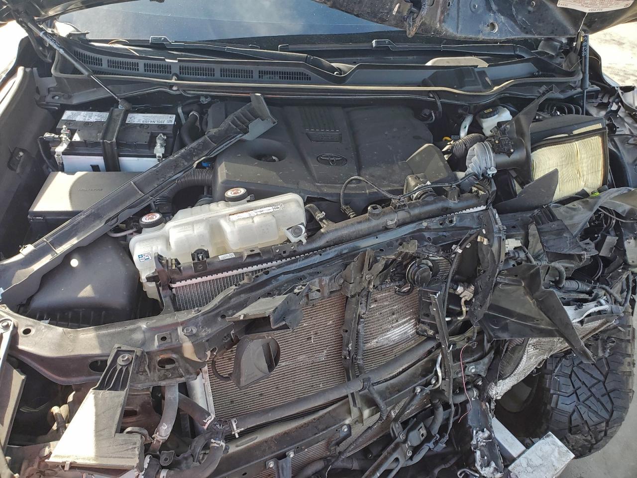 2023 Toyota Tundra Crewmax Platinum VIN: 5TFNA5DB8PX083609 Lot: 94450695