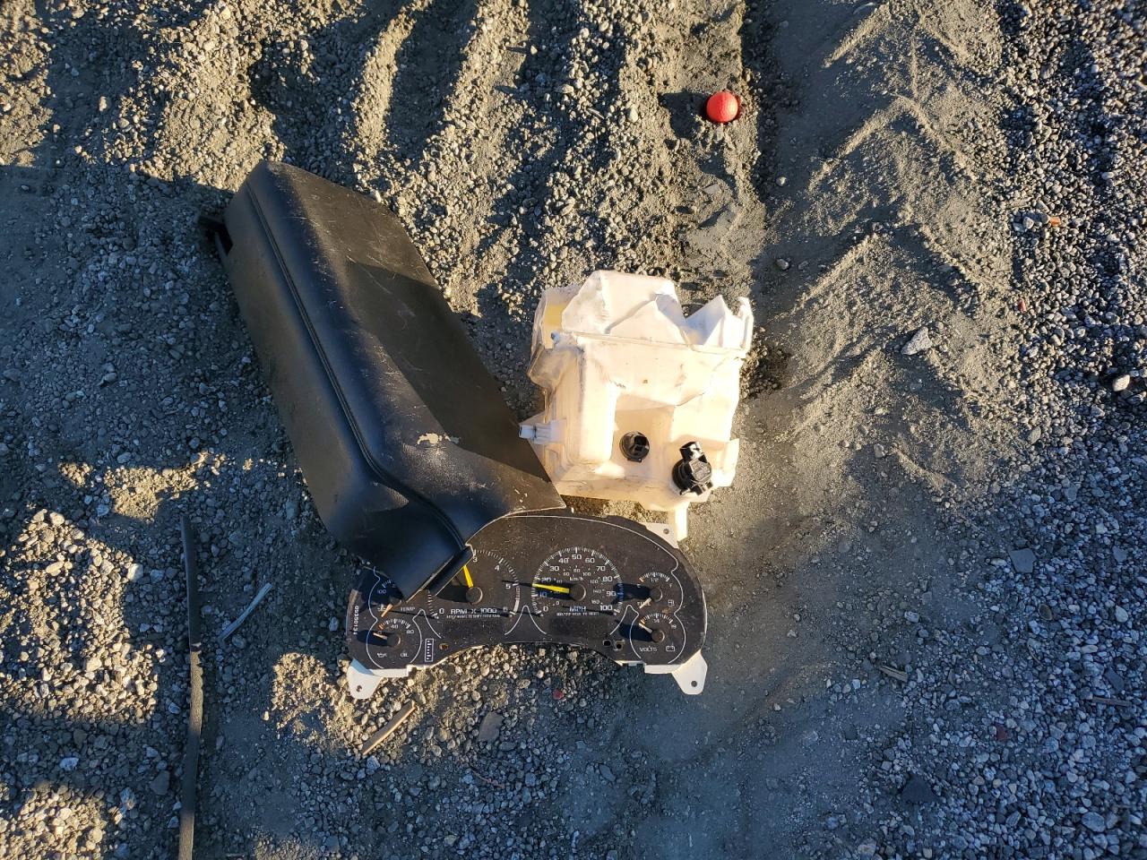 1998 Chevrolet Blazer VIN: 1GNCS13W4W2221781 Lot: 91845665