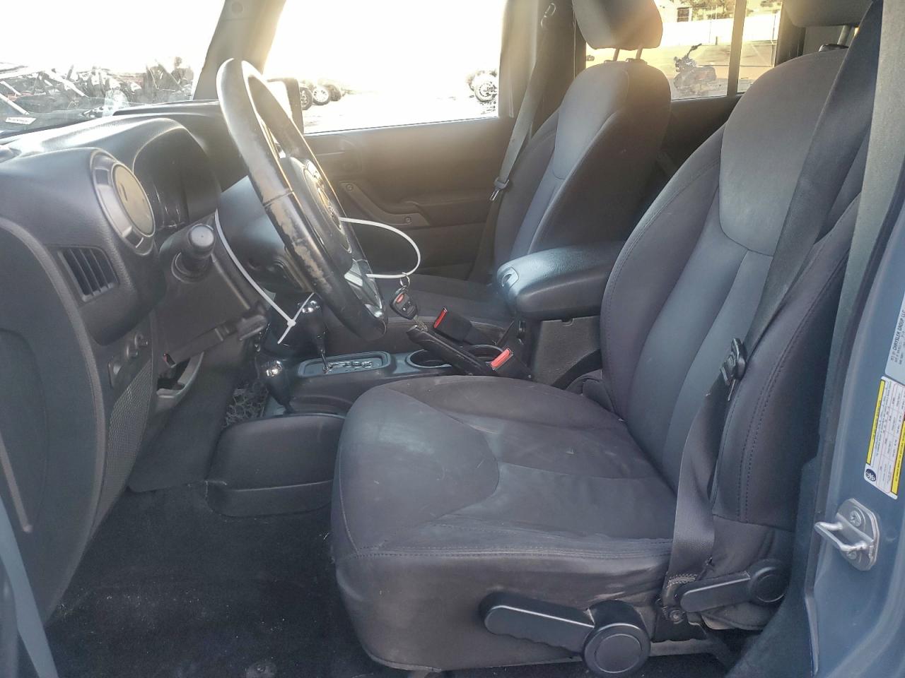 2015 Jeep Wrangler Unlimited Sport VIN: 1C4BJWDG0FL547499 Lot: 94805025