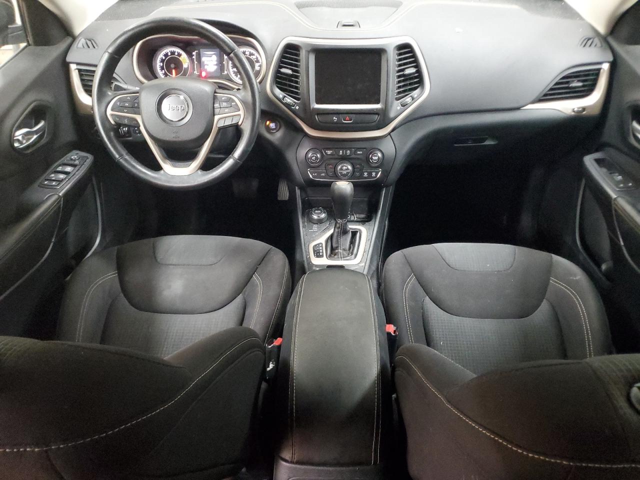 2016 Jeep Cherokee Latitude VIN: 1C4PJMCS6GW282801 Lot: 90937765