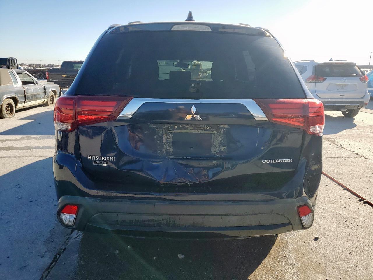 2018 Mitsubishi Outlander Se VIN: JA4AZ3A33JZ031173 Lot: 91719565