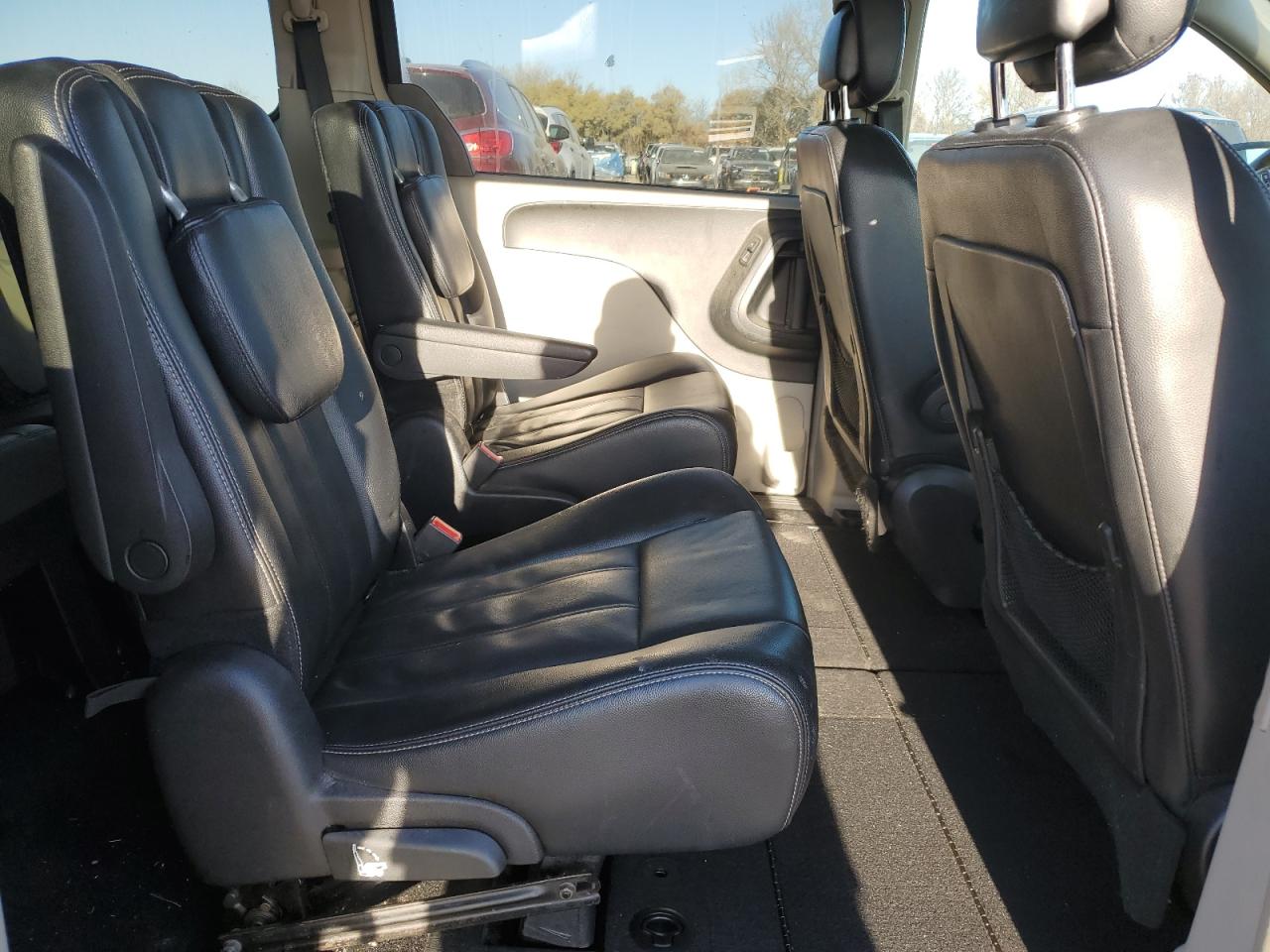 2013 Chrysler Town & Country Touring VIN: 2C4RC1BG1DR669548 Lot: 92411065