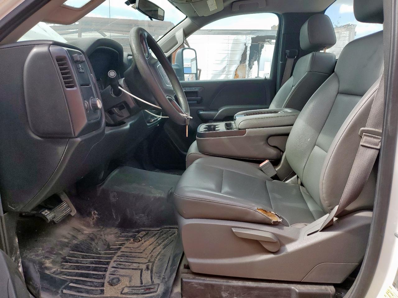 2015 GMC Sierra Truck Cab And Chassis VIN: 1GD311C81FF559432 Lot: 92065865