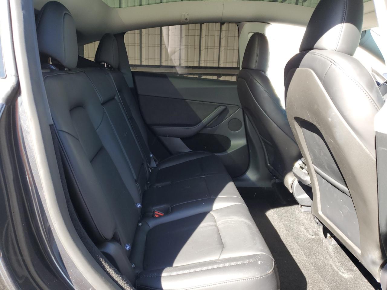 2024 Tesla Model Y VIN: 7SAYGDED2RF207587 Lot: 92103475