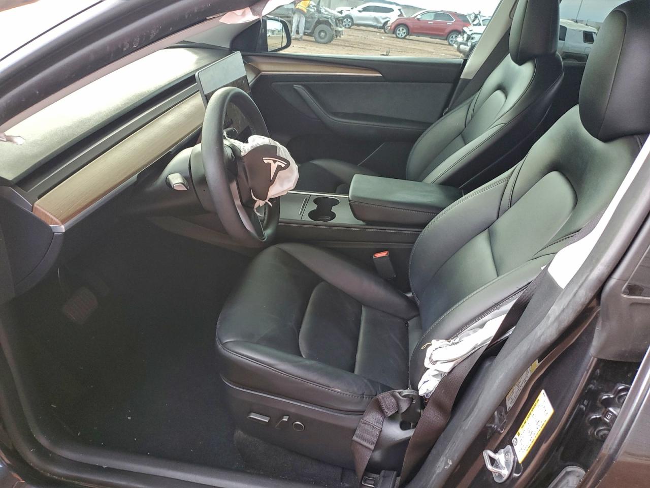 2024 Tesla Model Y VIN: 7SAYGDED3RF088559 Lot: 93643625