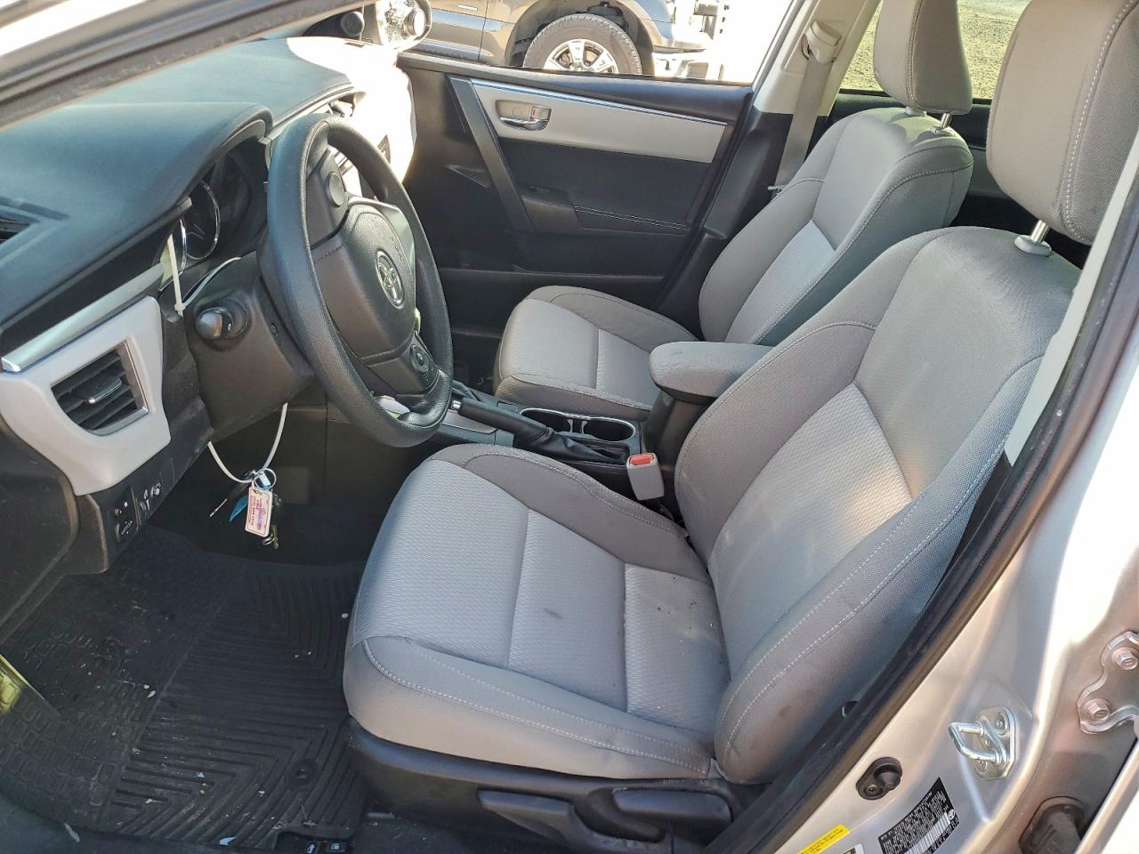 2015 Toyota Corolla L VIN: 5YFBURHE6FP262007 Lot: 94796025