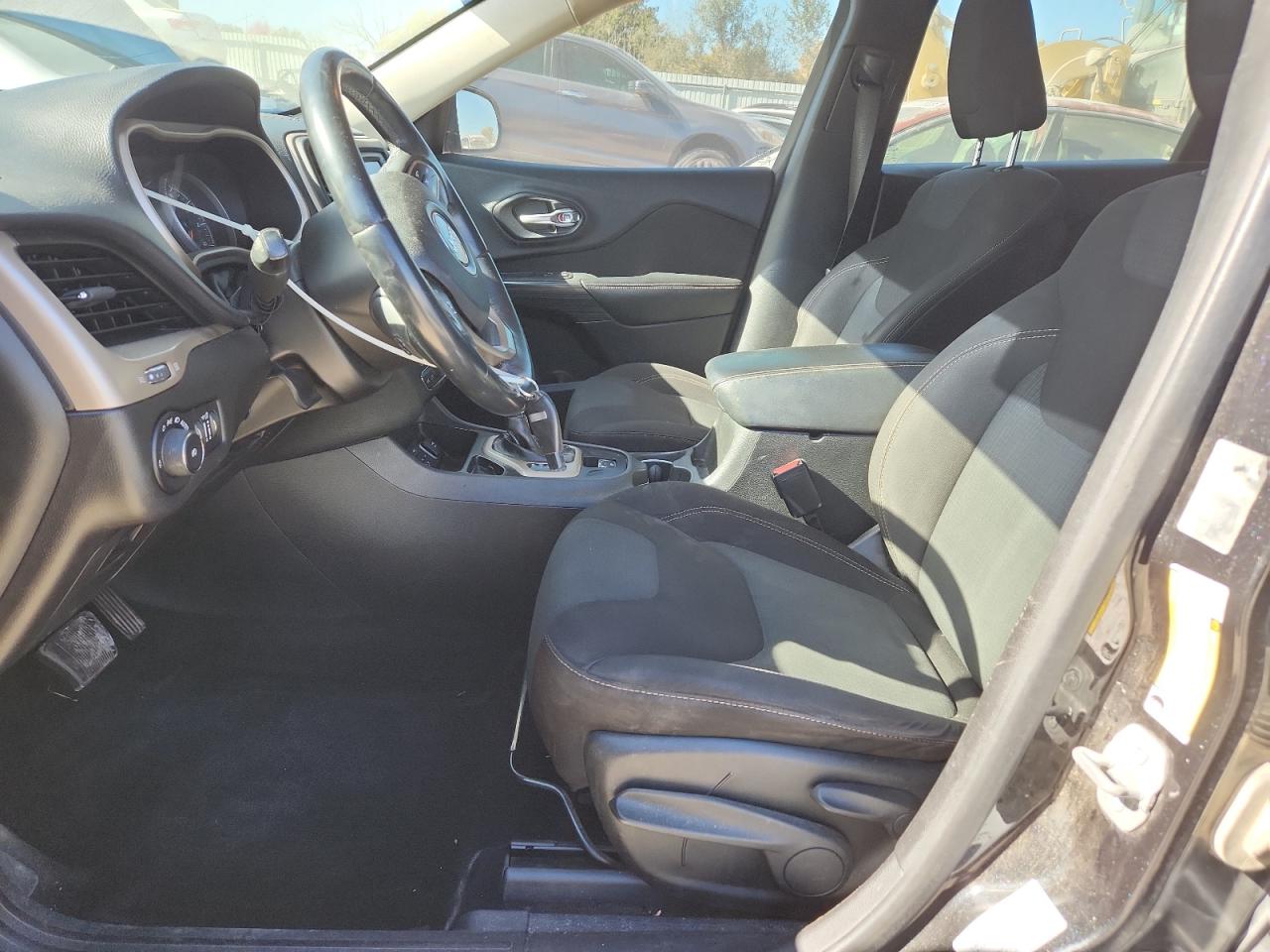 2015 Jeep Cherokee Latitude VIN: 1C4PJLCB3FW790779 Lot: 91837985