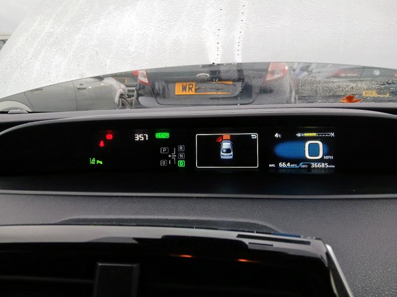 2020 TOYOTA PRIUS HYBRID 